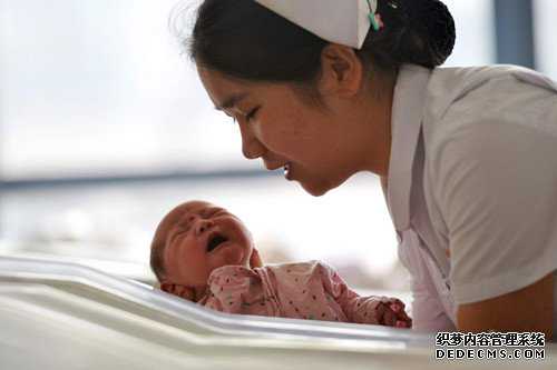 试管一般移植几个胚胎_试管婴儿专家免费咨询_泰国试管婴儿移植后有效预防胎